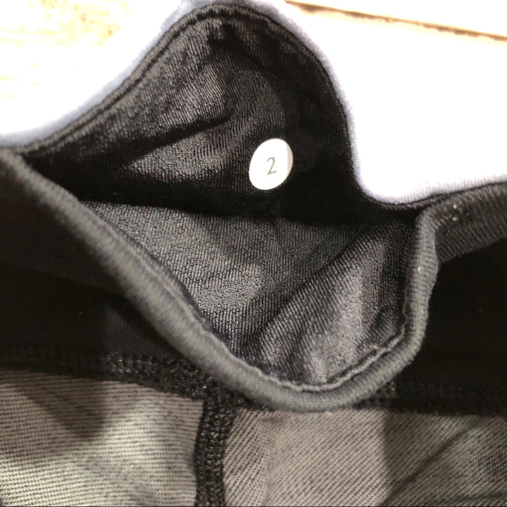 Lululemon Power House Crop Leggings Black Wee Sz 2 - Picture 8 of 8